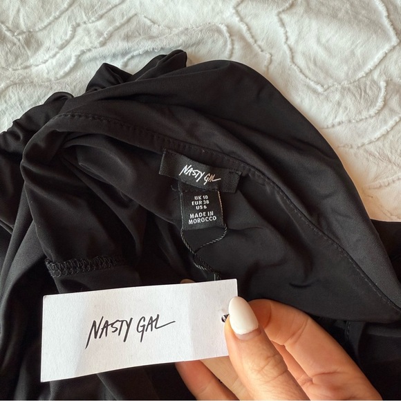 Nasty Gal Black One-Shoulder Drape Shoulder Dress - Picture 7 of 10